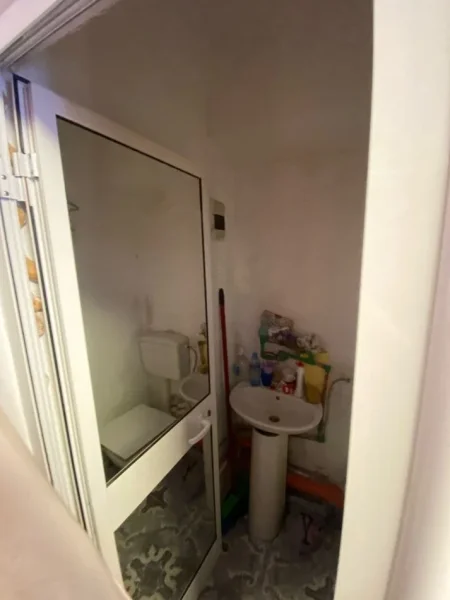 Durres, shitet dyqan Kati 0, 17 m² 67.000 € (Ish Rajoni| Lagja 5)