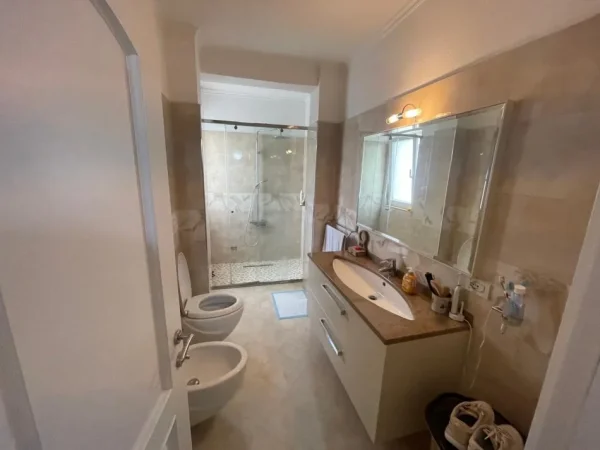 Durres, shitet apartament 2+1+Aneks+Ballkon Kati 6, 118 m² 230.000 € (Vollga)