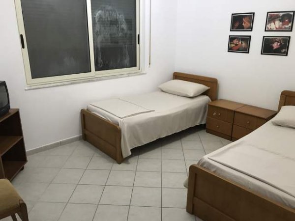 Qera Ditore 20€/Dita, Apartament 2+1Plazh Iliria vetem 50m nga deti, ngjitur me Hotel Florida