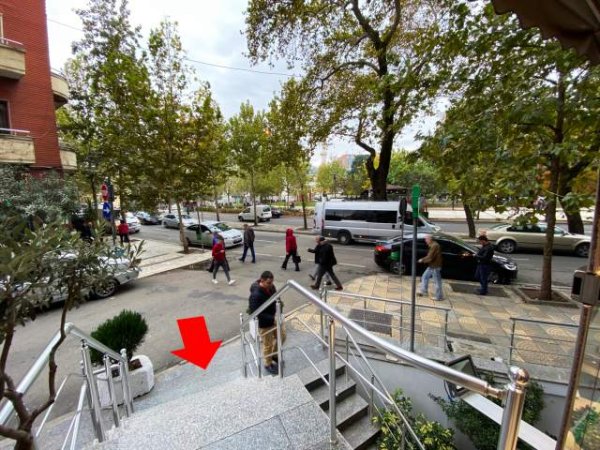 Toptani OKAZION!!! Shes dyqan 349.000 Euro (Kati 0, 41 m² George W Bush)