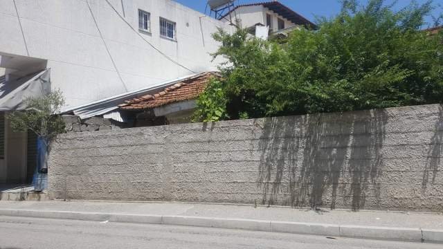 Durres, shitet shtepi 2+1 Kati 1, 200 m² 65.000 Euro (Rruga e Kualidimit, Shkozet)