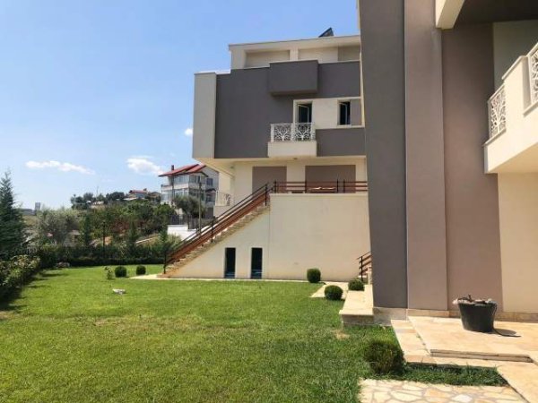 Tirane, shes Vile 5+1+A+BLK Kati 3, 300 m² 1.400 Euro/m2 (Liqeni Farkes)