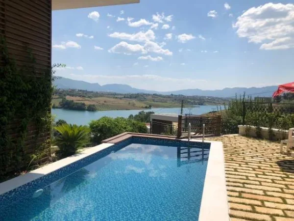 Tirane, shes Vile 5+1+A+BLK Kati 3, 300 m² 1.800 Euro/m2 (Liqeni Farkes)