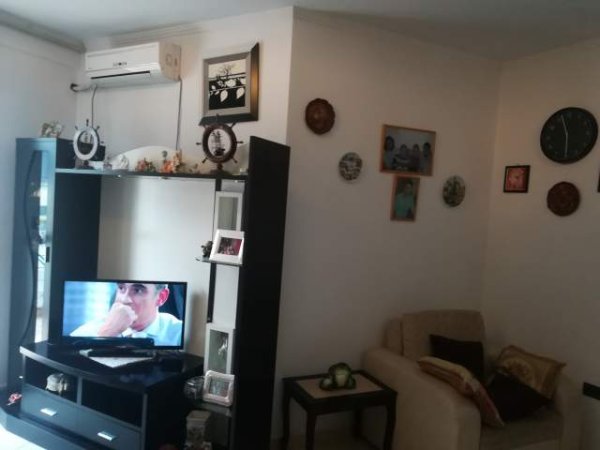 Tirane, jap me qera apartament Kati 8, 100 m² 500 Euro