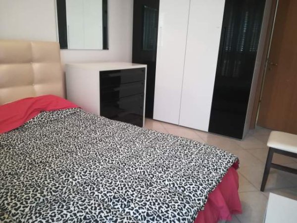 Tirane, jap me qera apartament Kati 8, 100 m² 500 Euro