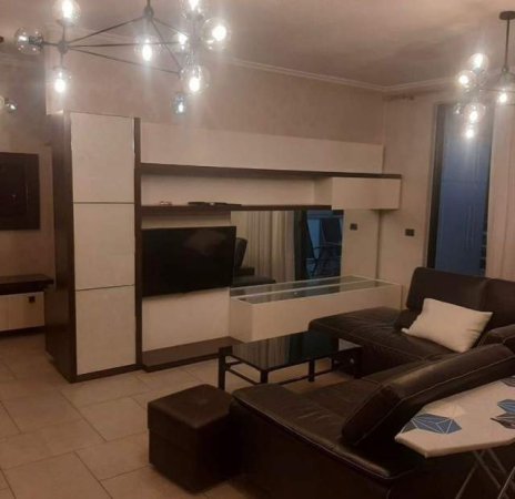 Tirane, jepet me qera 2+1 Kati 11, 100 m² 550 Euro