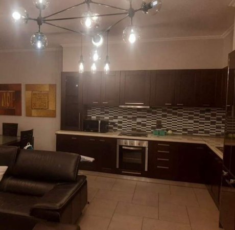 Tirane, jepet me qera 2+1 Kati 11, 100 m² 550 Euro