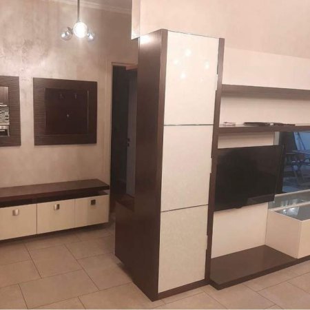 Tirane, jepet me qera 2+1 Kati 11, 100 m² 550 Euro