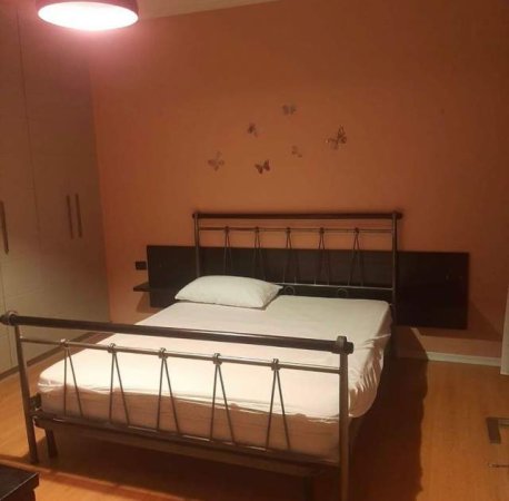 Tirane, jepet me qera 2+1 Kati 11, 100 m² 550 Euro