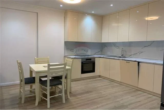 Tirane, jepet me qera apartament 2+1+BLK 110 m² 600 Euro