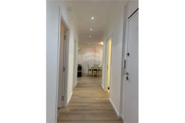 Tirane, jepet me qera apartament 2+1+BLK 110 m² 600 Euro