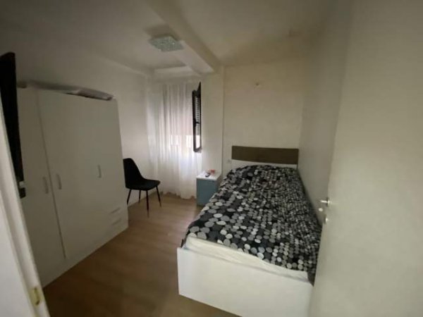 Tirane, shes apartament 2+1+BLK 150 m² 215.000 Euro (Kryqezimi 21 Dhjetorit)