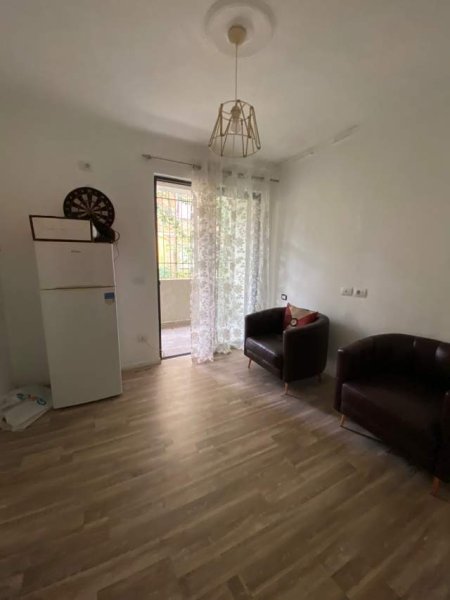 Tirane, shes apartament 2+1+BLK 150 m² 215.000 Euro (Kryqezimi 21 Dhjetorit)