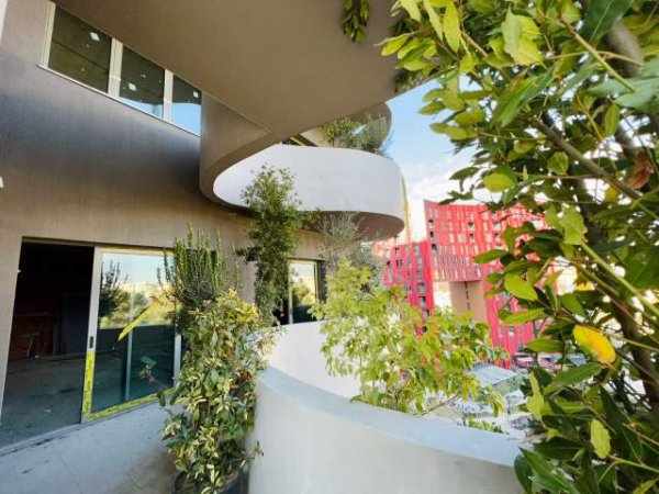 Tirane, shes apartament 2+1 190 m² Euro (Lion Park Rezidence)