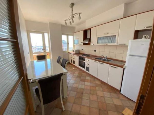 Durres, jepet me qera apartament 2+1+A+BLK Kati 9, 100 m² 450 Euro (BASHKIA,DURRES)