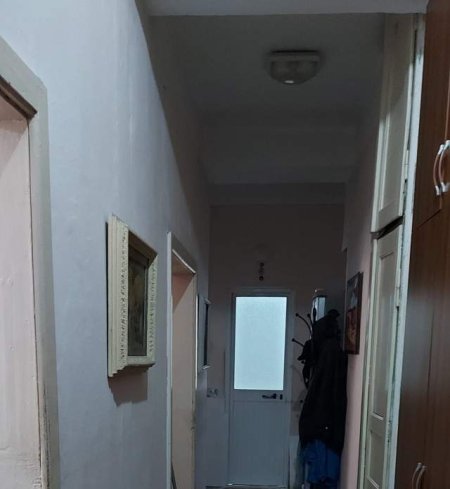 Tirane, jepet me qera ambjent biznesi Kati 2, 77 m² 650 Euro (Reshit Collaku)