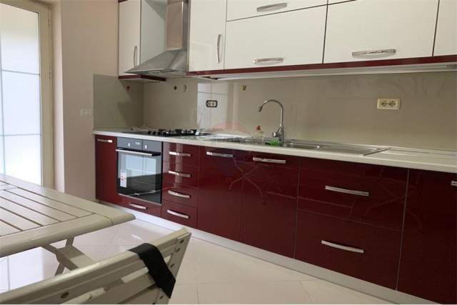 Tirane, jap me qera apartament 2+1 130 m² 800 Euro (liqeni i thate)