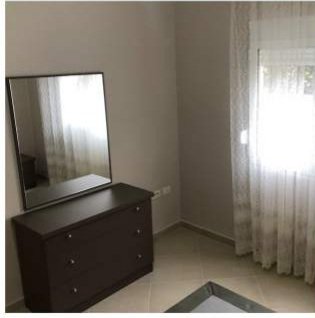 Tirane, jepet me qera apartament 1+1+BLK Kati 1, 70 m² 300 Euro (bego hoxha)