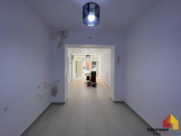 Tirane, jepet me qera dyqan Kati 0, 43 m² 800 Euro (Rruga Vangjush Furxhi)