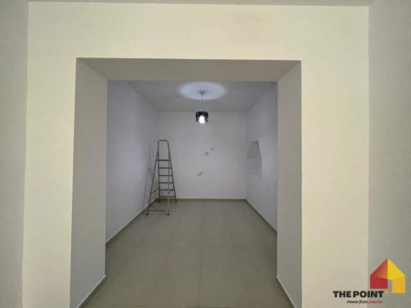Tirane, jepet me qera dyqan Kati 0, 43 m² 800 Euro (Rruga Vangjush Furxhi)