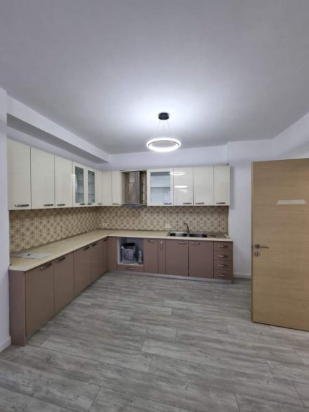Durres, shitet apartament 2+1+A+BLK Kati 8, 108 m² 110.000 Euro (Astir)