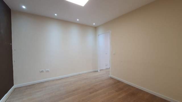 Tirane, jepet me qera zyre Kati 1, 120 m² 1.300 Euro (Ish Blloku)