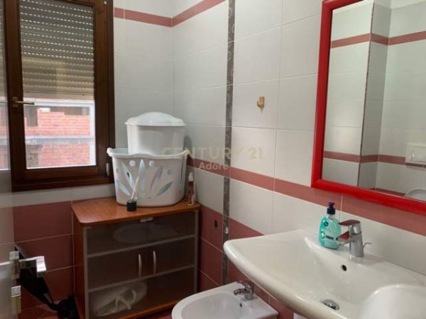 Tirane, jepet me qera apartament 2+1+BLK Kati 2, 102 m² 500 Euro (Kopshti Botanik)