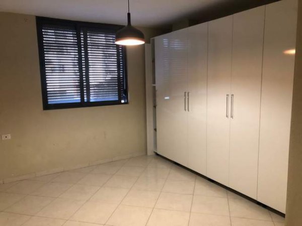 Tirane, shitet apartament 2+1+BLK Kati 1, 90 m² 100.000 Euro (Rruga Rrapo Hekali)