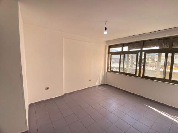 Tirane, shitet apartament 2+1+BLK Kati 4, 77 m² 125.000 Euro (Sheshi Willson)