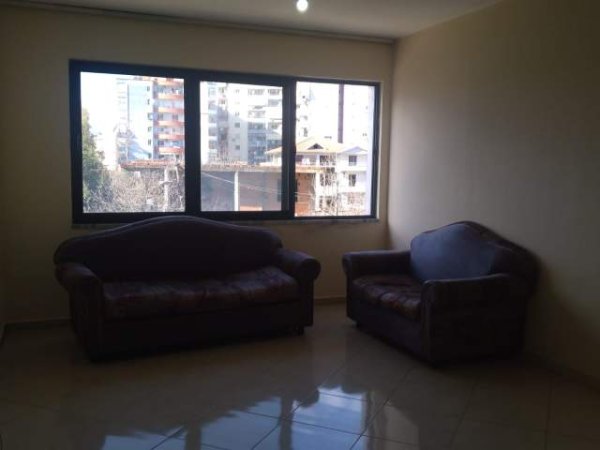 Tirane, jepet me qera apartament 1+1 Kati 1, 25.000 Leke
