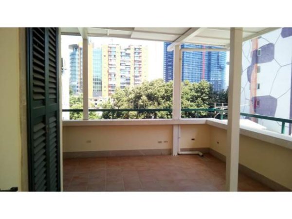 Tirane, jepet me qera zyre Kati 2, 142 m² 1.500 Euro (Ruga Papa Gjon Pali II)