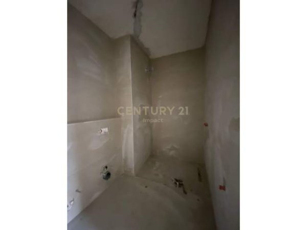 Tirane, shitet apartament 2+1 Kati 6, 114 m² 155.000 Euro (Farmacia 10)