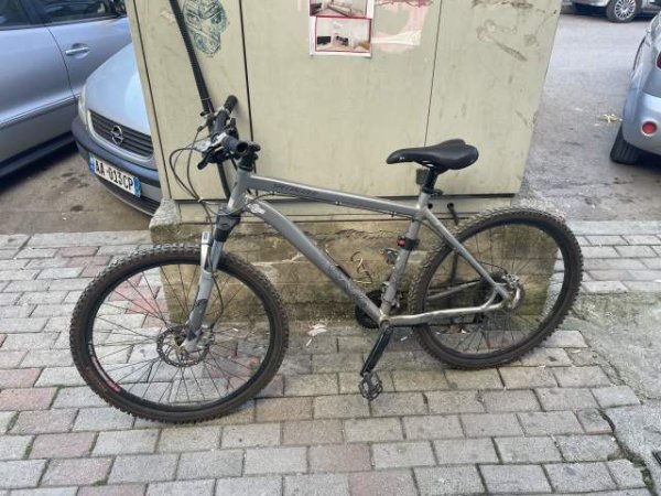 Tirane, shes biciklete Mountainbike Specialized 20.000 Leke