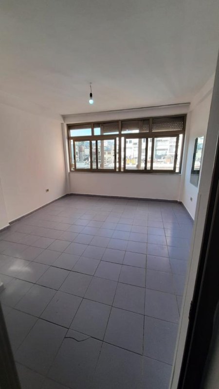 Tirane, shes apartament 2+1+A+BLK Kati 4, 77 m² 125.000 Euro (Sheshi Wilson)