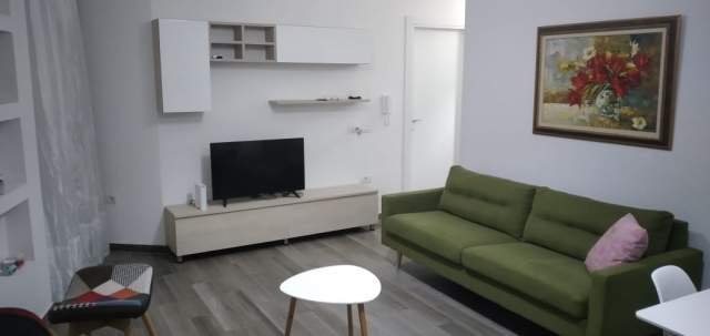 Tirane, jap me qera apartament 1+1 Kati 2, 63 m² 400 Euro,  Rr."Ali Demi"