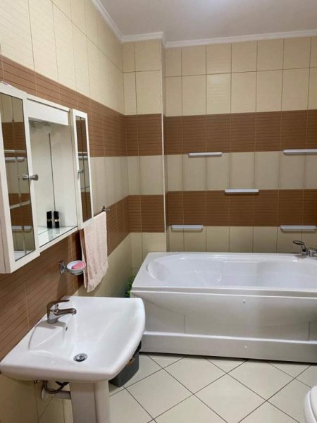 Tirane, shes apartament Kati 5, 171 m² 290.000 Euro (Fadil Rada)
