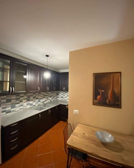 Tirane, jepet me qera apartament 1+1+BLK Kati 9, 60 m² 400 Euro (prane Kompleksit Delijorgji)