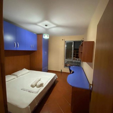 Tirane, jepet me qera apartament 1+1+BLK Kati 9, 60 m² 400 Euro (prane Kompleksit Delijorgji)