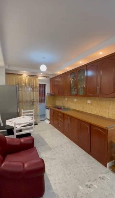 Tirane, jepet me qera apartament 1+1+BLK Kati 6, 70 m² 400 Euro (perballe Kompleksit Delijorgji)