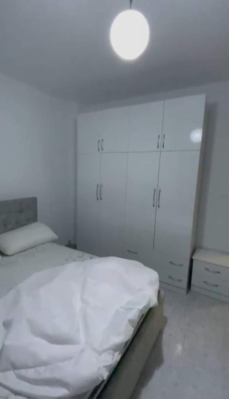 Tirane, jepet me qera apartament 1+1+BLK Kati 6, 70 m² 400 Euro (perballe Kompleksit Delijorgji)