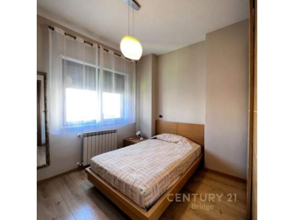 Tirane, jepet me qera apartament 2+1+A+BLK Kati 4, 109 m² 1.000 Euro (Liqeni Artificial)