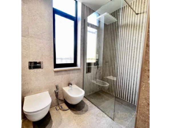 Tirane, jepet me qera apartament 2+1+A+BLK Kati 4, 109 m² 1.000 Euro (Liqeni Artificial)