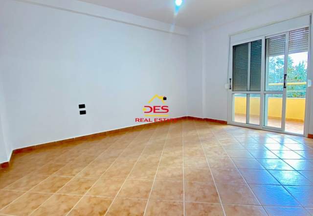 Vlore, shitet apartament 2+1+BLK Kati 3, 110 m² 143.000 Euro (Rruga Aleksander Moisiu)