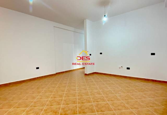 Vlore, shitet apartament 2+1+BLK Kati 3, 110 m² 143.000 Euro (Rruga Aleksander Moisiu)