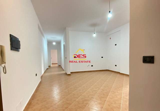 Vlore, shitet apartament 2+1+BLK Kati 3, 110 m² 143.000 Euro (Rruga Aleksander Moisiu)