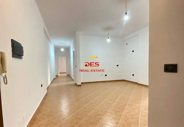 Vlore, shitet apartament 2+1+BLK Kati 3, 110 m² 143.000 Euro (Rruga Aleksander Moisiu)