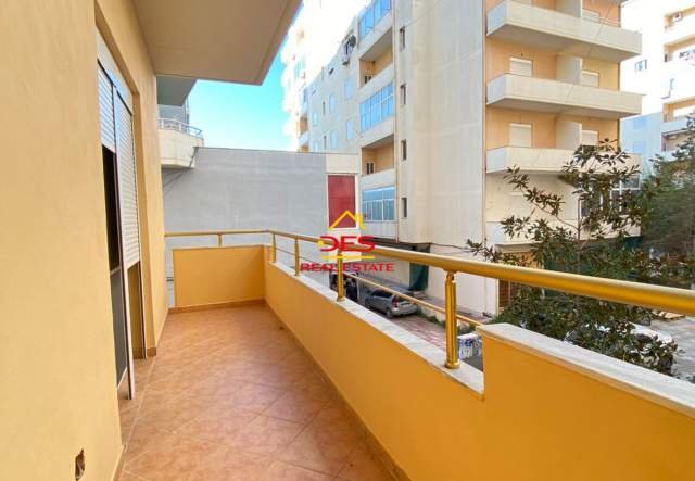 Vlore, shitet apartament 2+1+BLK Kati 3, 110 m² 143.000 Euro (Rruga Aleksander Moisiu)