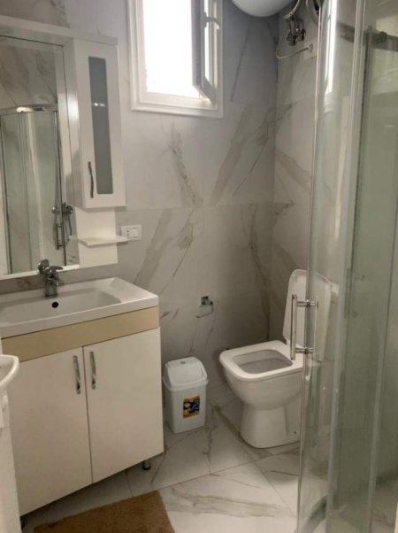 Tirane, jepet me qera apartament 2+1+BLK Kati 3, 105 m² 450 Euro (rruga Gramoz Pashko)