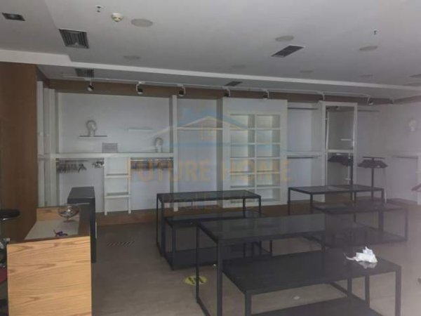 Durres, jepet me qera ambjent biznesi Kati 2, 156 m² 1.000 Euro (egnatia)