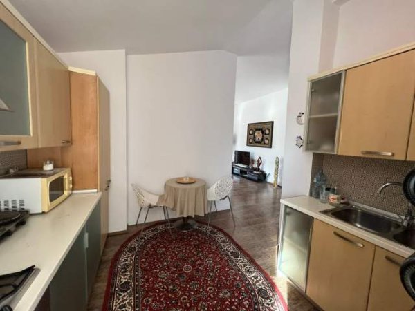 Tirane, jepet me qera apartament 2+1+BLK Kati 9, 210 m² 600 Euro (Komuna e Parisit)